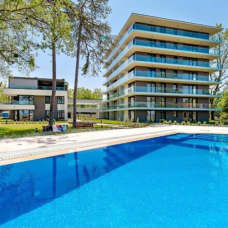 Clyde-Premium Lelle Waterfront Private Apartment Balatonlelle Exterior photo