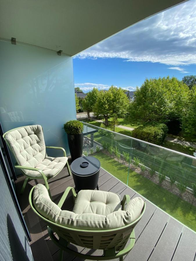 Clyde-Premium Lelle Waterfront Private Apartment Balatonlelle Exterior photo